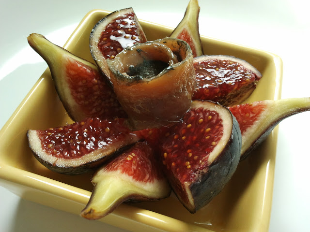 FIGUES AMB ANXOVES
